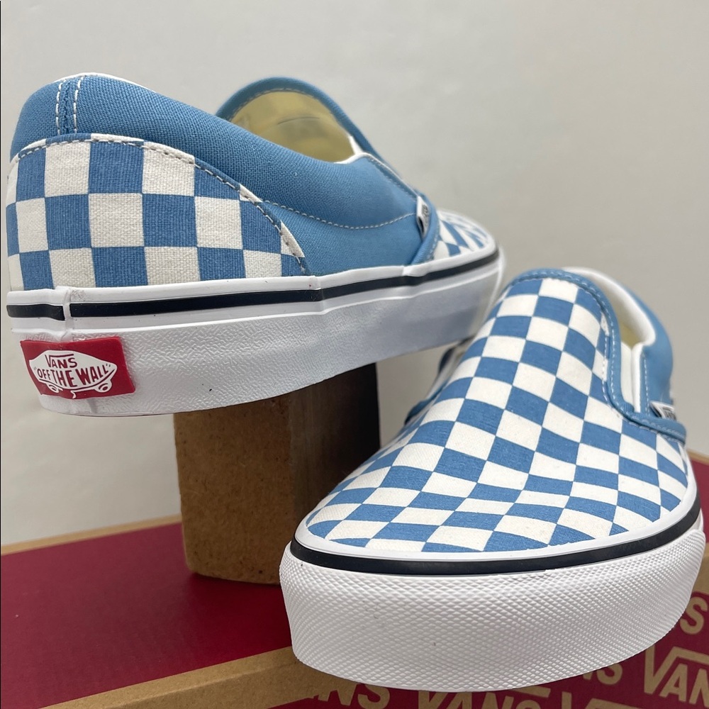 Vans •WMNS Classic Slip-On
Color Theory Checkerboard Heritage Blue
VN000D6BE2W - Picture 9 of 16